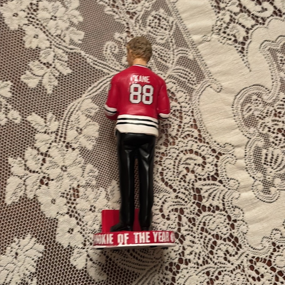 patrick kane rookie of the year figure - Picture 3 of 4
